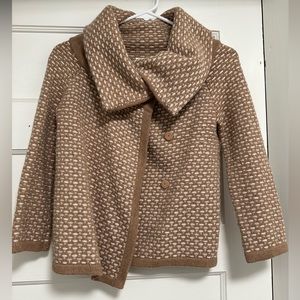Banana Republic tan/white patterned sweater